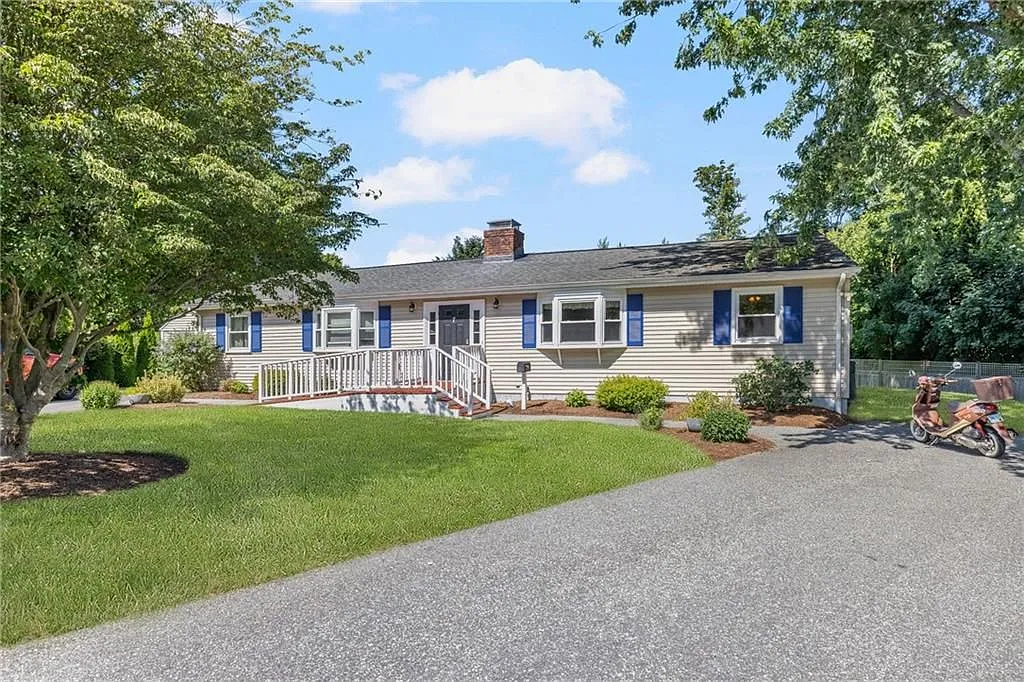 3 bed, 2.0 bath, 1106 sqft, $3,500 — Photo 1