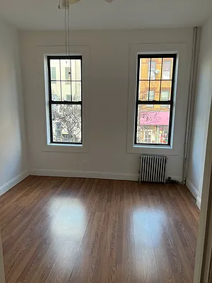 Rented by Reyes & Elsamad Real Estate Group | media 3