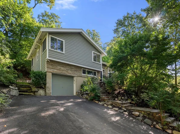 109 Wallis Rd, Brookline, MA 02467