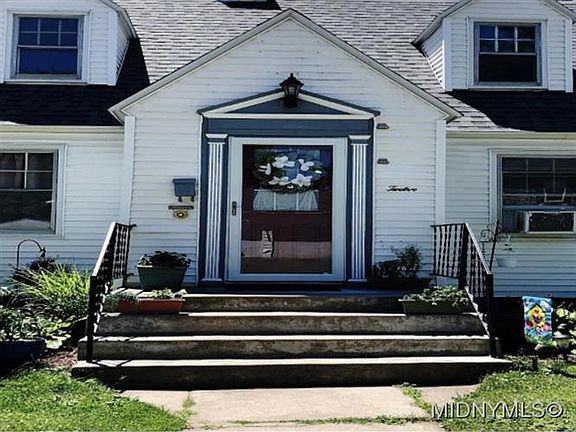 2nd image of 12 Parkway Dr