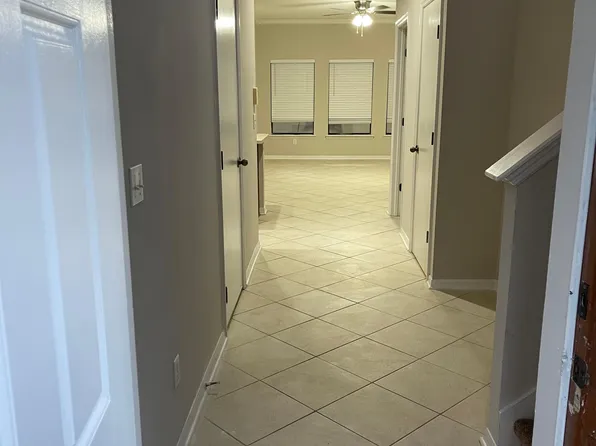5291 Brighton Park Ln, Jacksonville, FL 32210