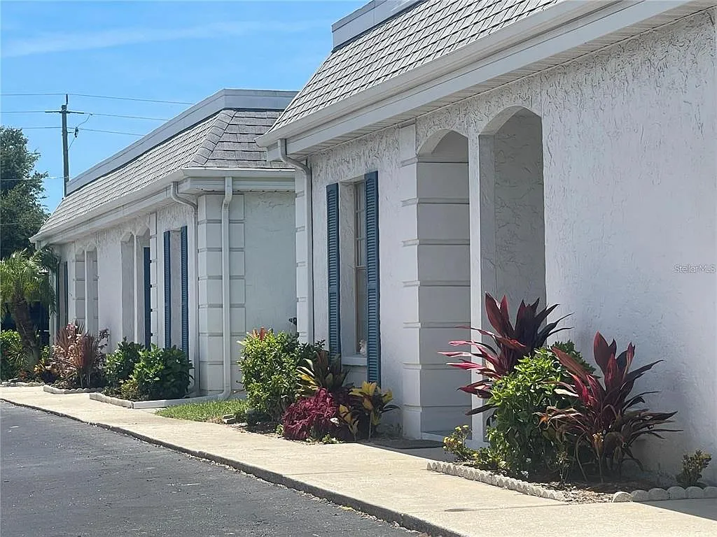 2 bed, 2.0 bath, 1078 sqft, $2,450 — Photo 4