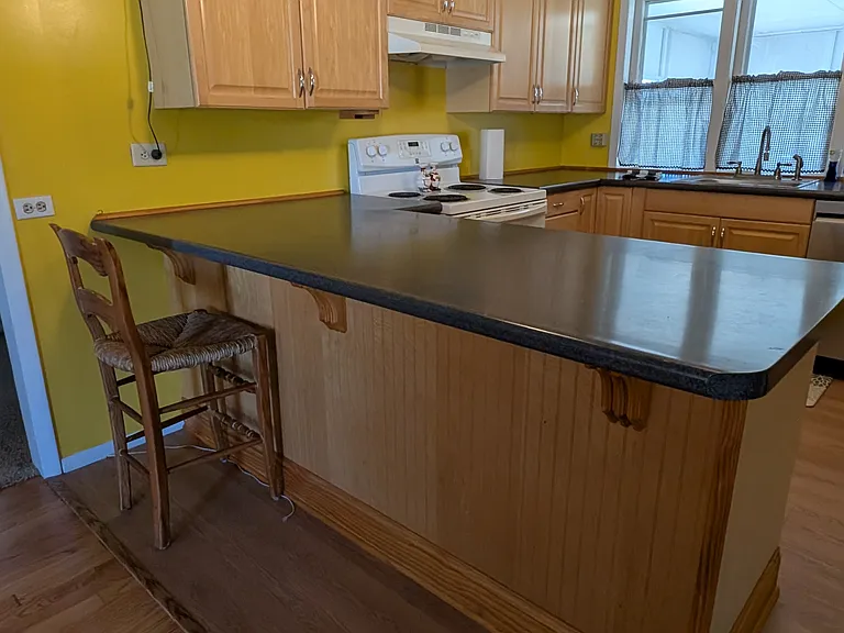 215 W Cass St — Photo 19