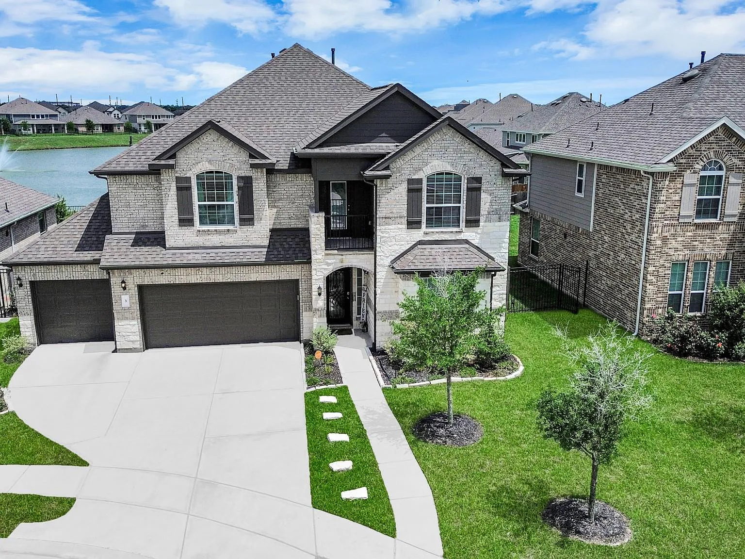 5 bed, 3.5 bath, 3426 sqft, $3,950 — Photo 1