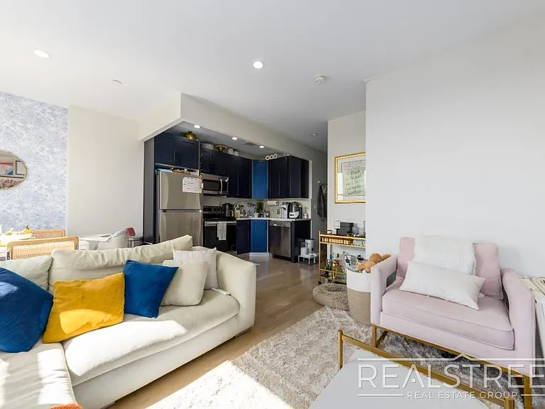 645 Knickerbocker Ave #4 — Photo 2