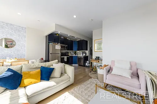 645 Knickerbocker Ave #3F Photo 1