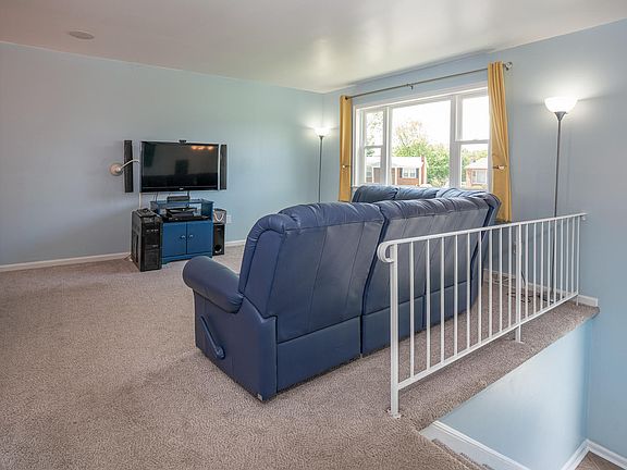 4th image of 2224 Irish Cir