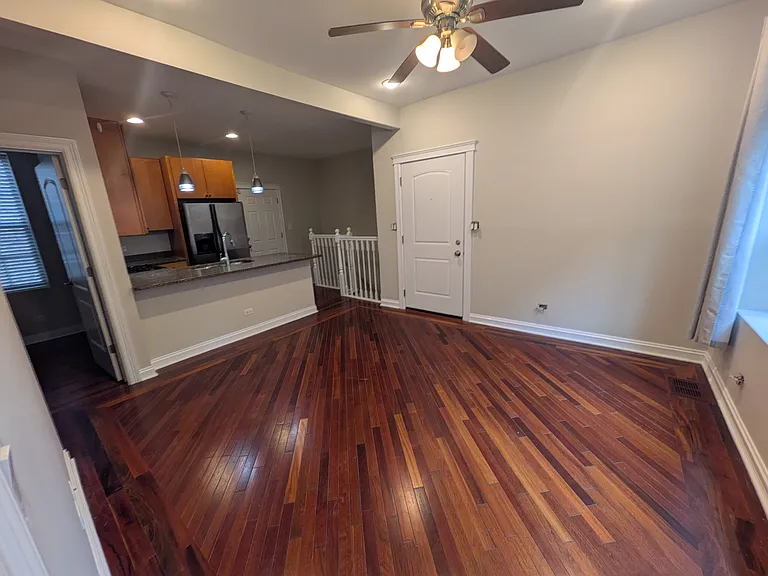 4321 1/2 N Tripp Ave #1W — Photo 4