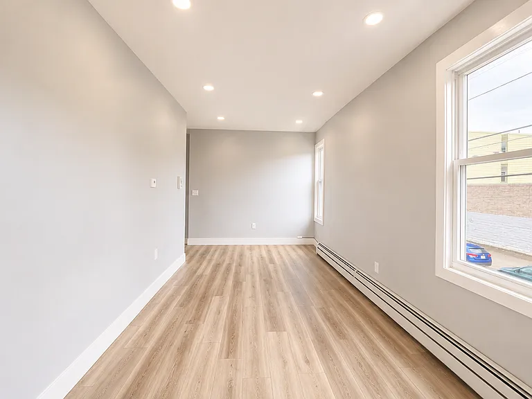 465 Ferry St #1 — Photo 5
