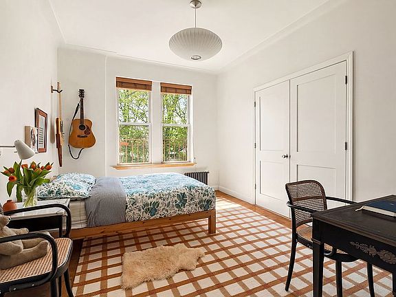 3rd image of 661 41st St APT 4D