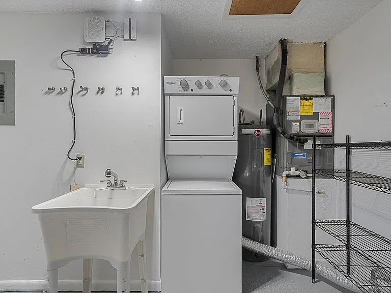 6510 Olivewood Cir — Photo 22