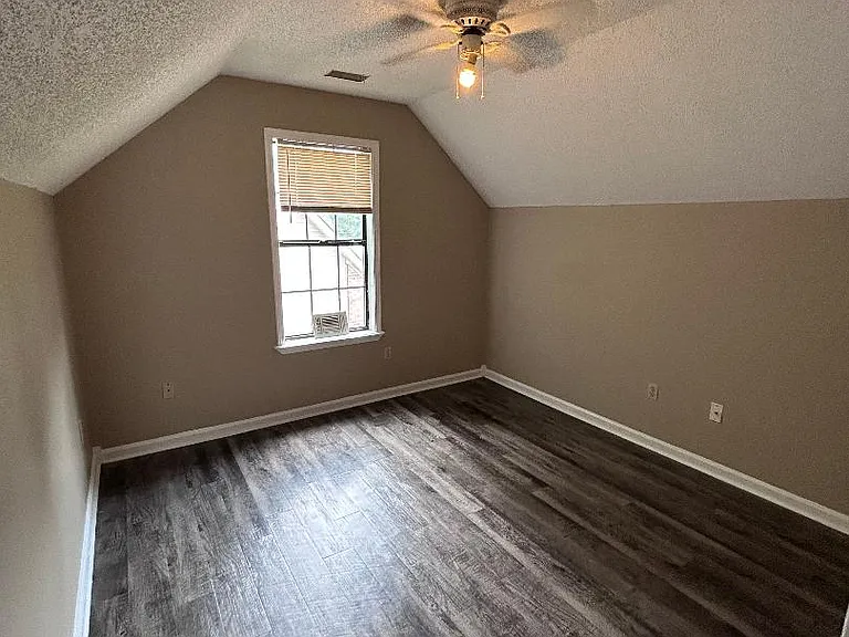 1602 Golf Course Dr — Photo 9