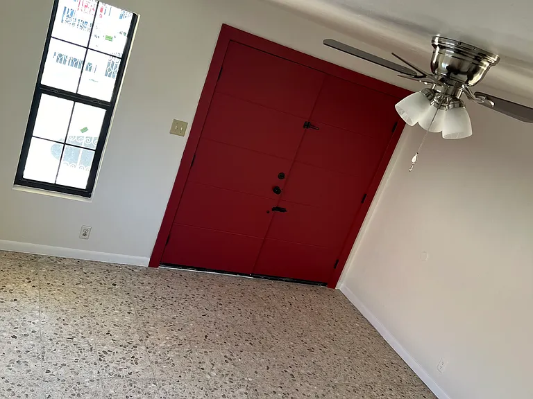 4712 Diana Dr — Photo 9