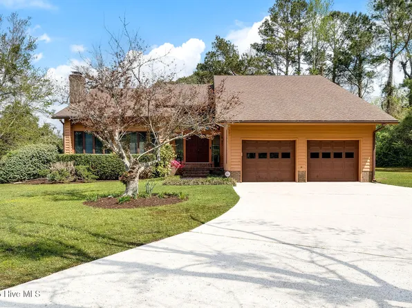301 Embassy Circle, Wilmington, NC 28412