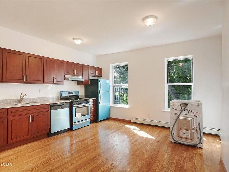 1st image of 382A 6th Ave #2