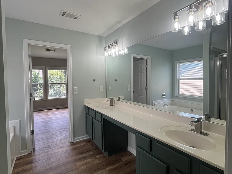2501 Southhaven Ln — Photo 27