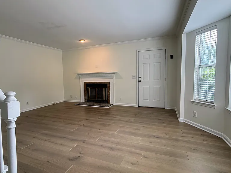 1221 Carriage Park Dr — Photo 12