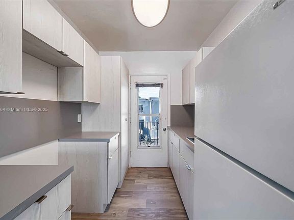 5th image of 7271 Gary Ave