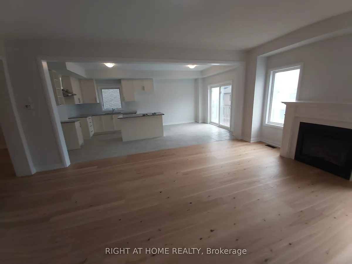 Building Photo - 1437 Stovell Cres