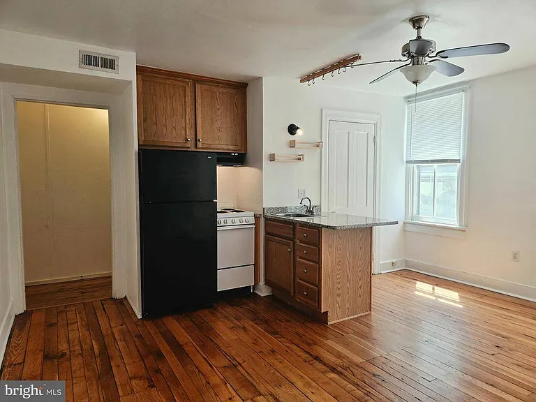 448 N Loudoun St #C — Photo 6