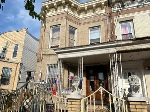 49 Sheridan Ave, Brooklyn, NY 11208