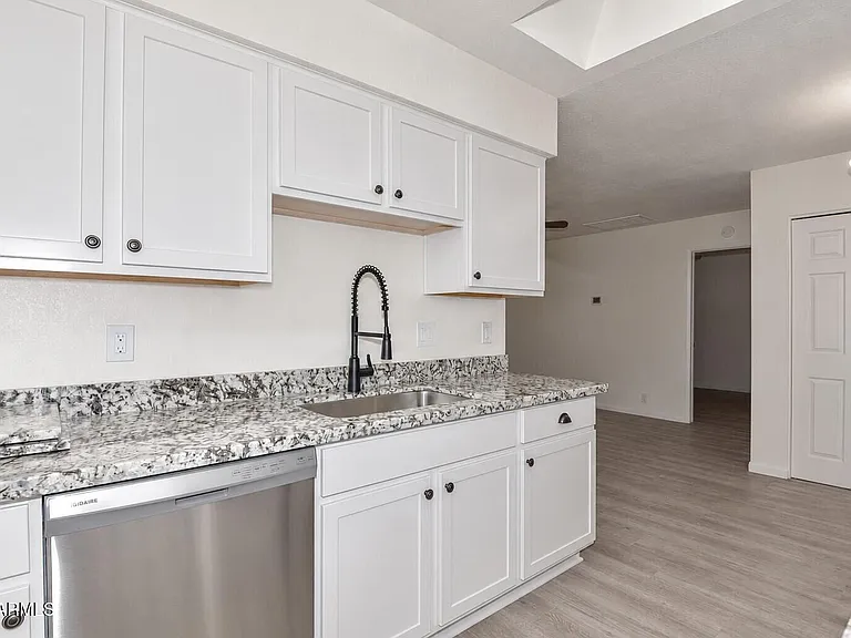 20402 N 6th Dr #6 — Photo 7