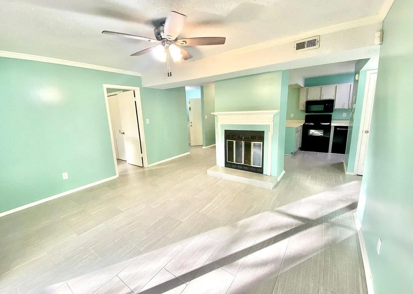 2 bed, 2.0 bath, 984 sqft, $1,125 — Photo 1