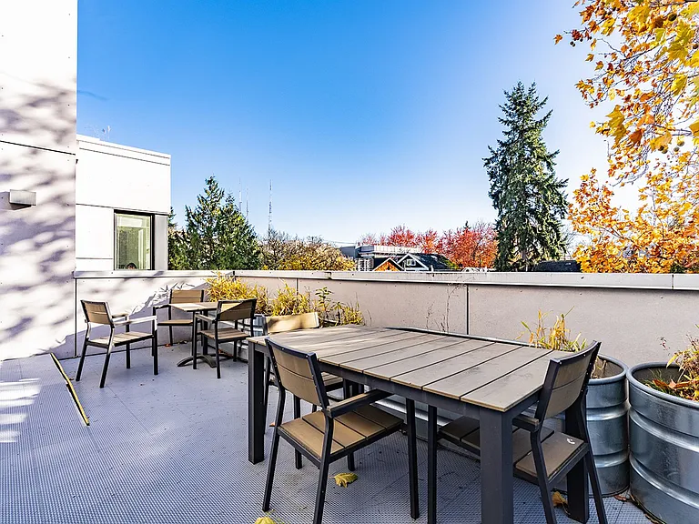 TOD Apartments — Photo 7