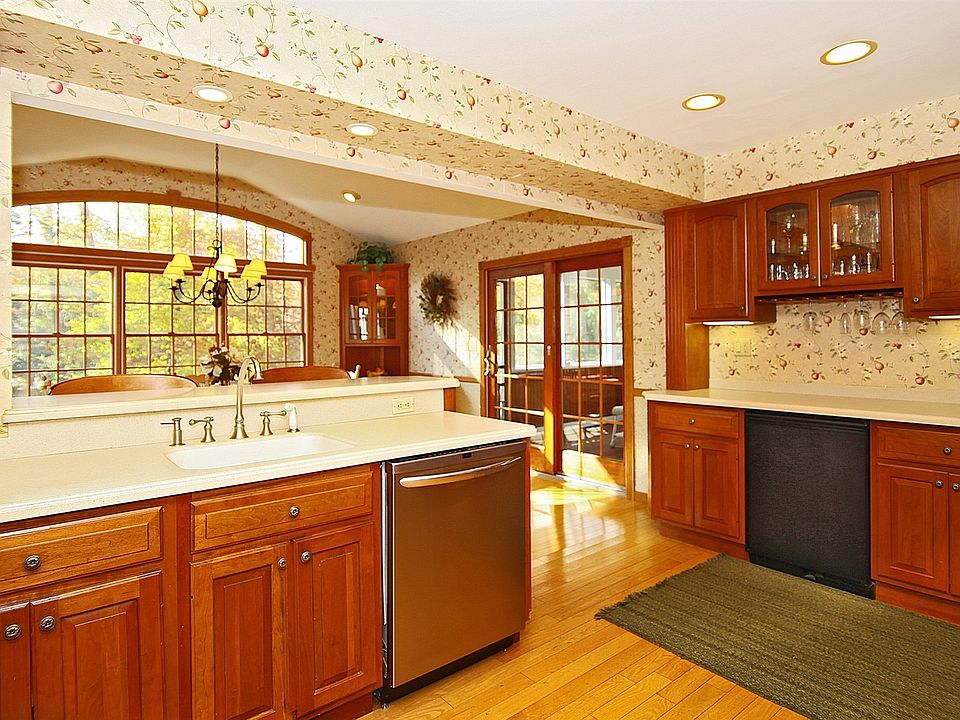 2nd image of 106 Augusta Dr