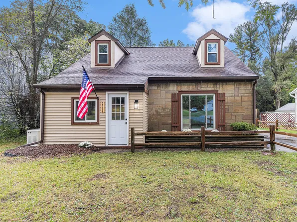 5317 N Riverview Dr, Kalamazoo, MI 49004