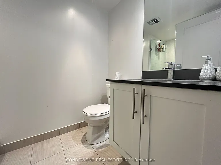 400 Adelaide St E #1910 — Photo 8