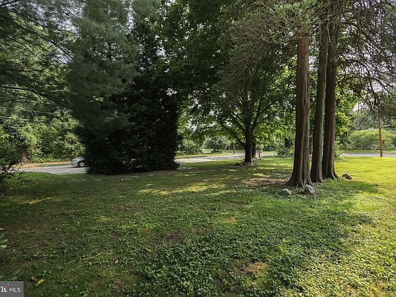 4th image of 311 Locust Ave