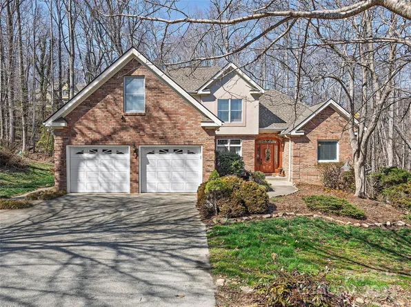 301 Benning Ct, Hendersonville, NC 28792