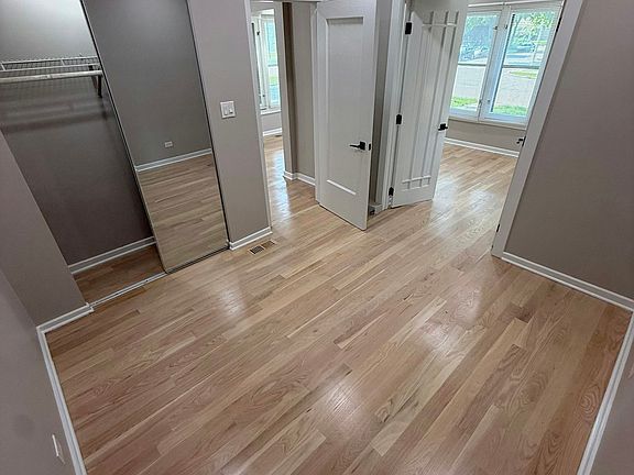 4th image of 102 Washington Blvd #1