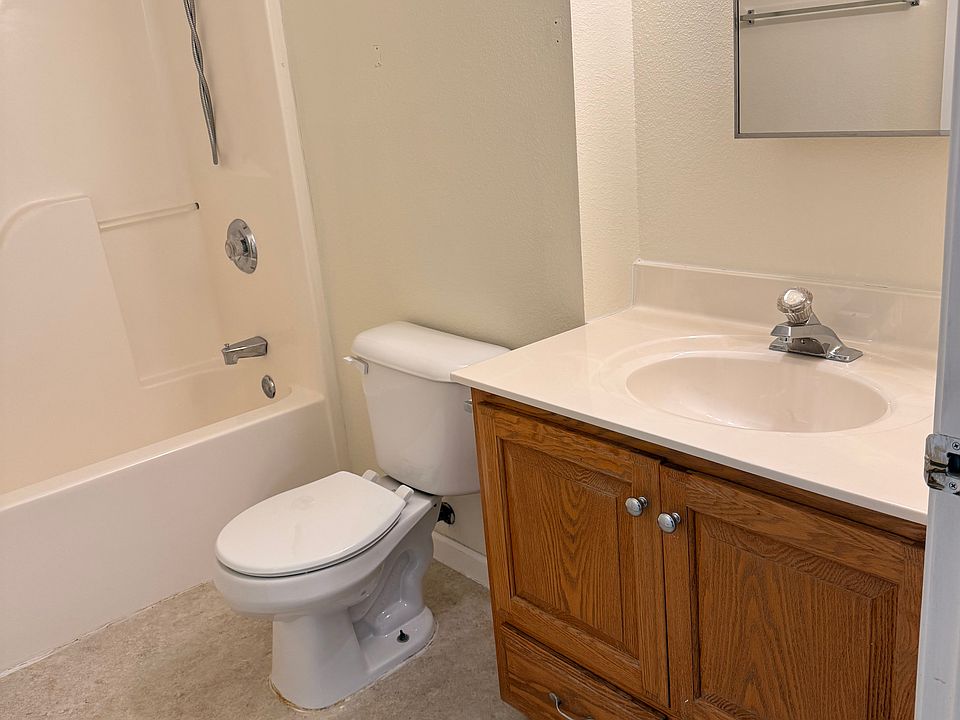 Master ensuite bathroom