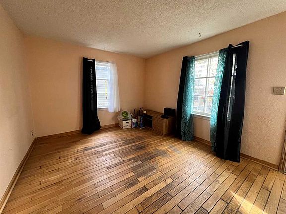 4th image of 5215 W 54th St