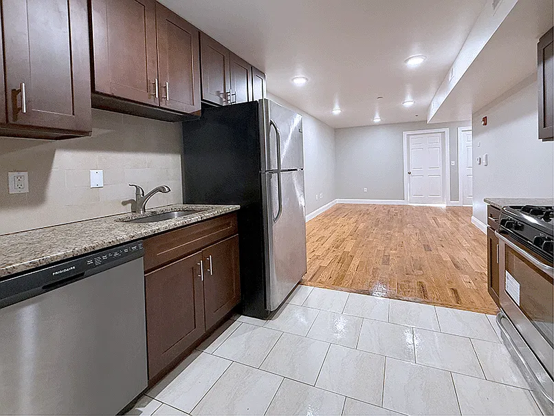 381 Communipaw Ave — Photo 4