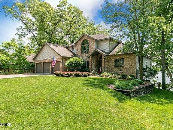 2nd image of 66849 Lakeshore Dr