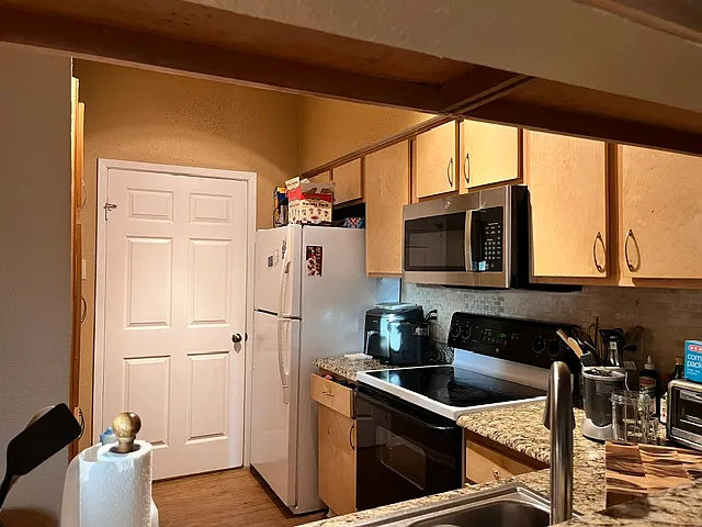 2901 San Jacinto Blvd #301 — Photo 4