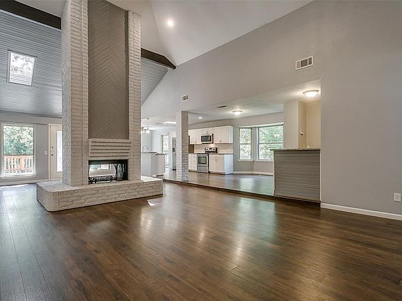4th image of 1309 Brookfield Ln