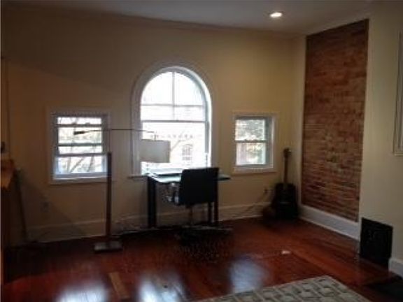 4th image of 45 Hemenway St APT 2A
