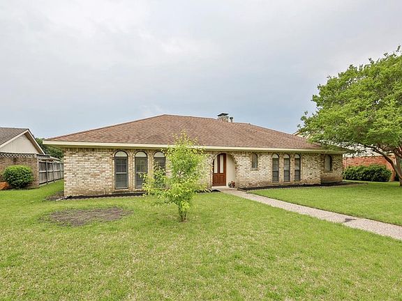 3rd image of 402 Fieldwood Dr