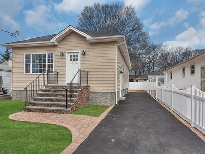 725 Jennings Ave, West Hempstead, NY, 11552