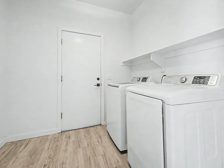 7251 E Lakeview Ave — Photo 27