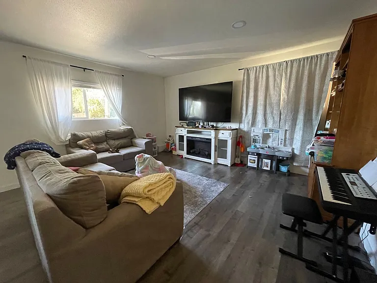 2458 Monticello Way — Photo 3