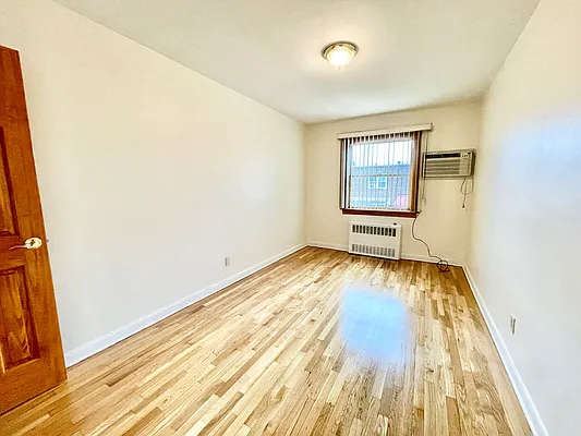 Rented by Amorelli Realty | media 9