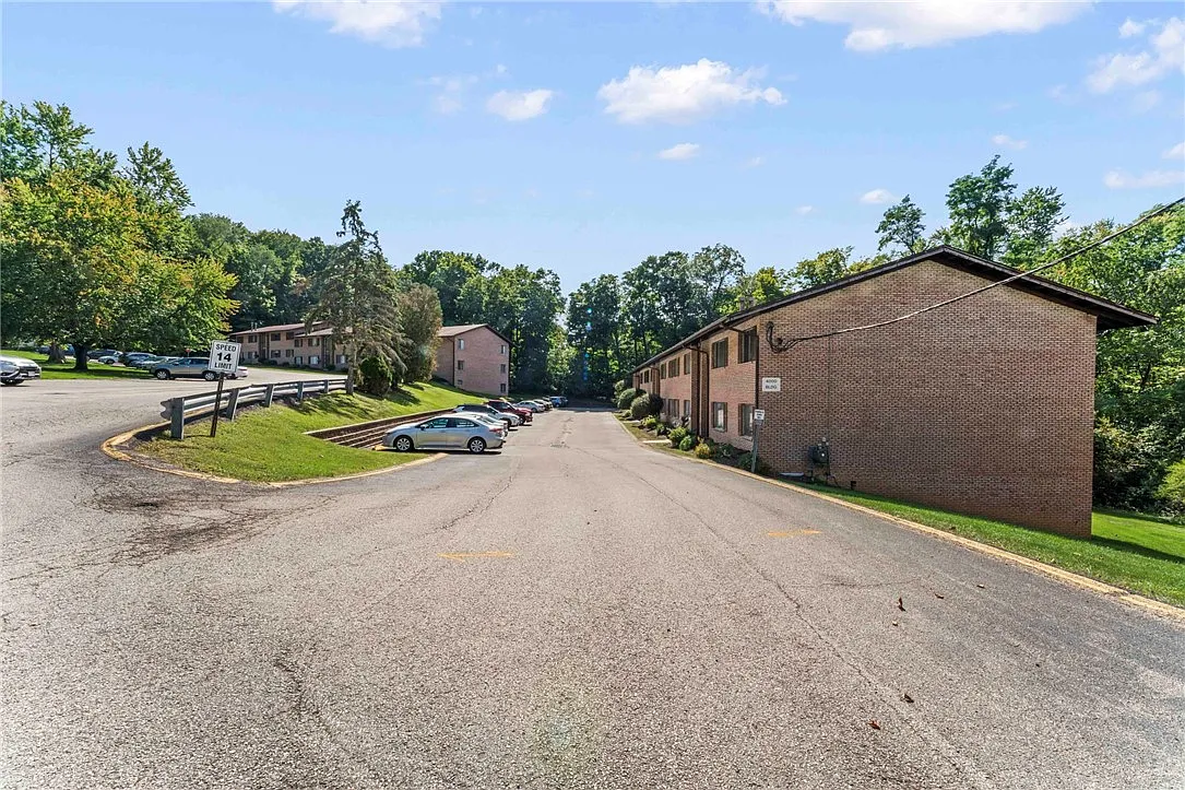 1 bed, 778 sqft, $1,100 — Photo 2