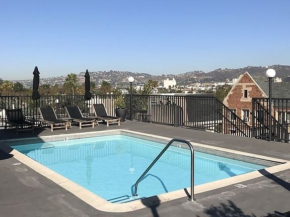 5th image of 585 N Rossmore Ave APT 408