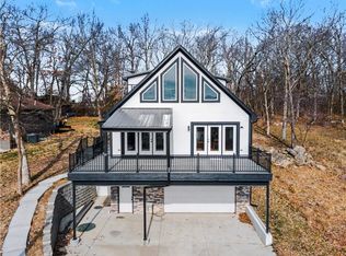 85 Lake Shore Dr, Lees Summit, MO 64086