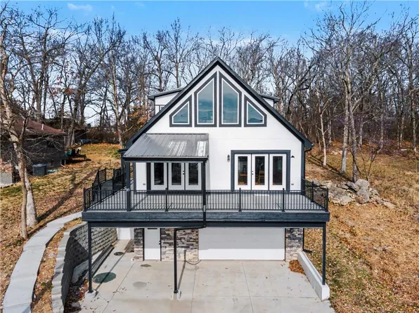 85 Lake Shore Dr, Lees Summit, MO 64086